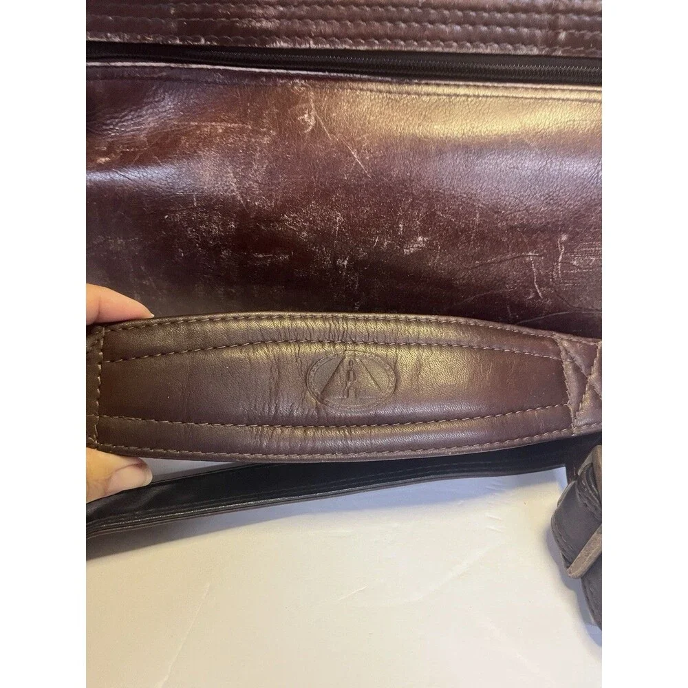 Vintage Leather Bag Avenues America Laptop Brief Case Distressed Shoulder Strap
